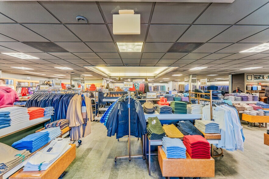 More Photos Of 728 S Washington St, Alexandria Office For Sale