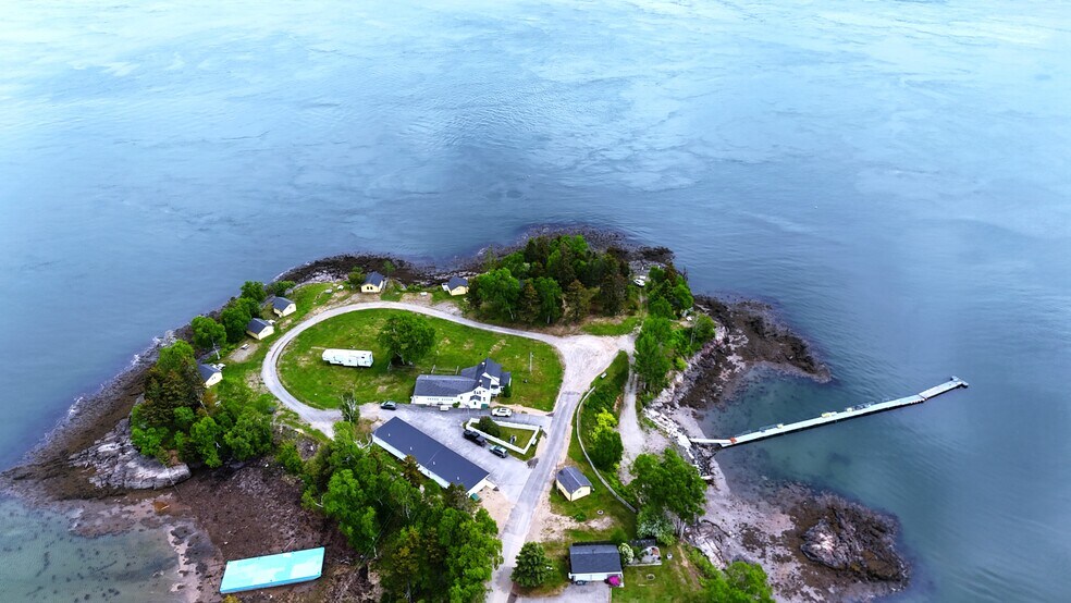 More Photos Of 24 Harris Point Rd, Eastport Hotel For Sale