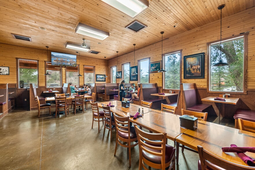 More Photos Of 1050 South Blvd, Dutch John Hotel For Sale