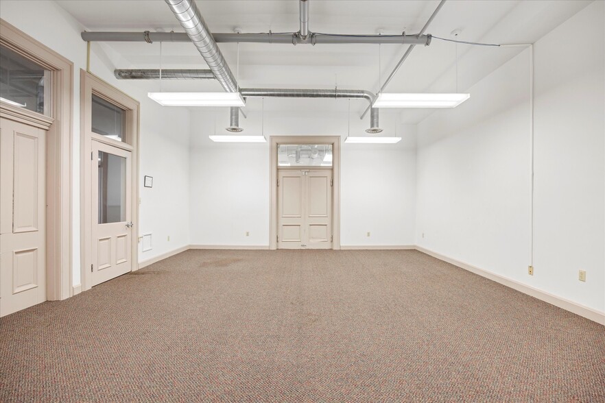 More Photos Of 2-4 W Ohio St, Butler Office For Sale
