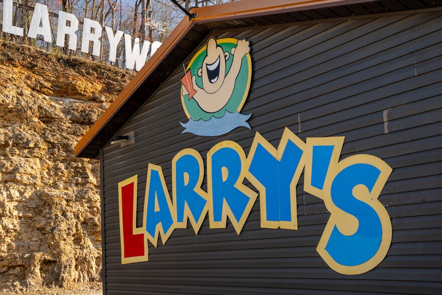 More Photos Of 364 Galley Rd, Camdenton Restaurant For Sale