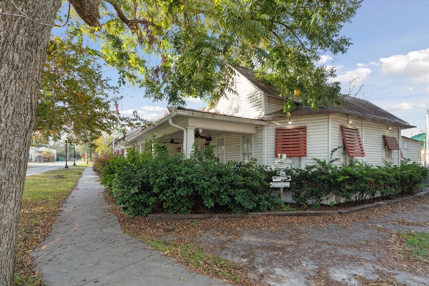 More Photos Of 115 NW 1st St, Trenton Restaurant For Sale