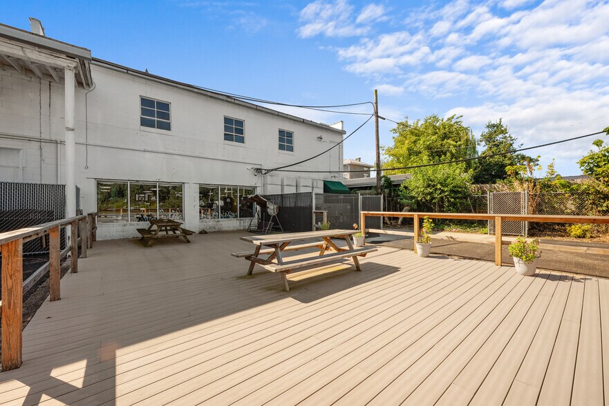 More Photos Of 240 3rd Ave, Gallipolis Flex For Sale