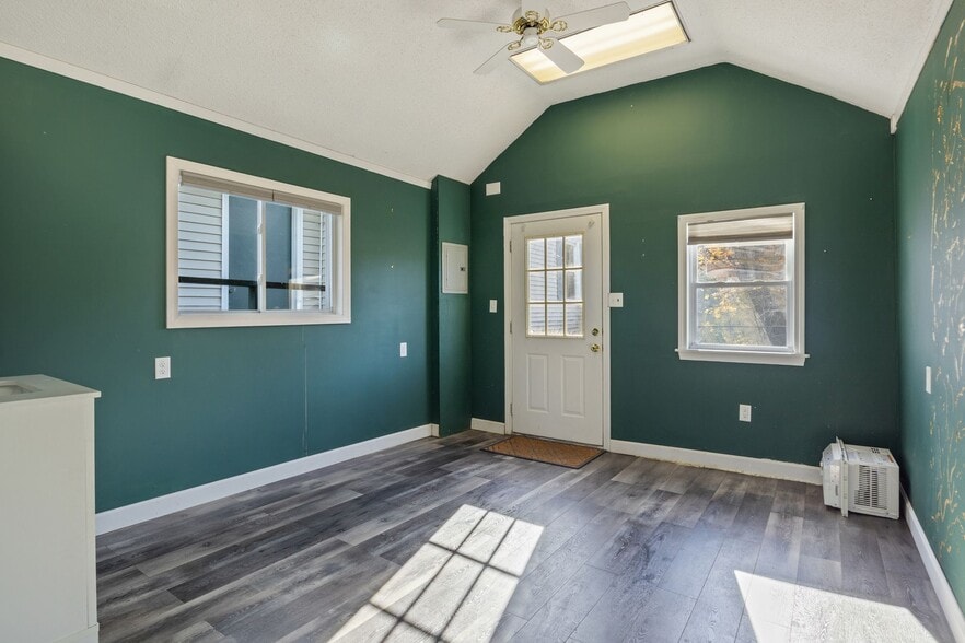 More Photos Of 10 Elm St, Gorham Office For Sale