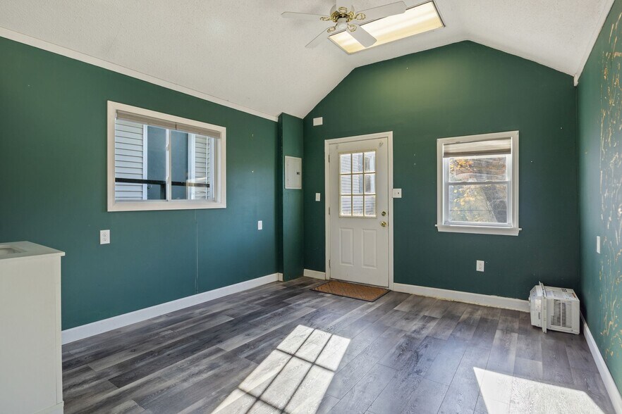 More Photos Of 10 Elm St, Gorham Office For Sale