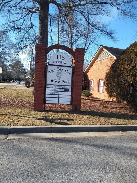More Photos Of 118 North Ave, Jonesboro Office For Lease