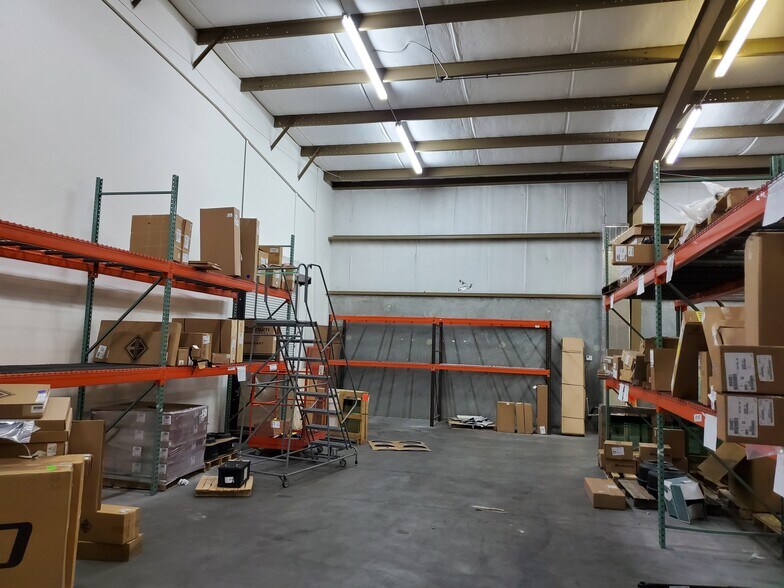 More Photos Of 2100-C Palmetto St, Clearwater Warehouse For Lease