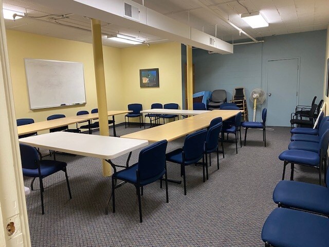 More Photos Of 1700 N Broadway Ave N, Rochester Office For Lease