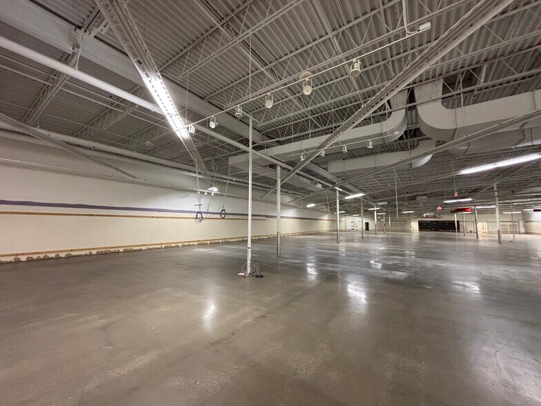 More Photos Of 30 A & S Dr, Paramus Freestanding For Lease