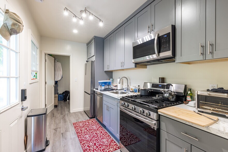 More Photos Of 2123 2nd St, Napa Apartments For Sale