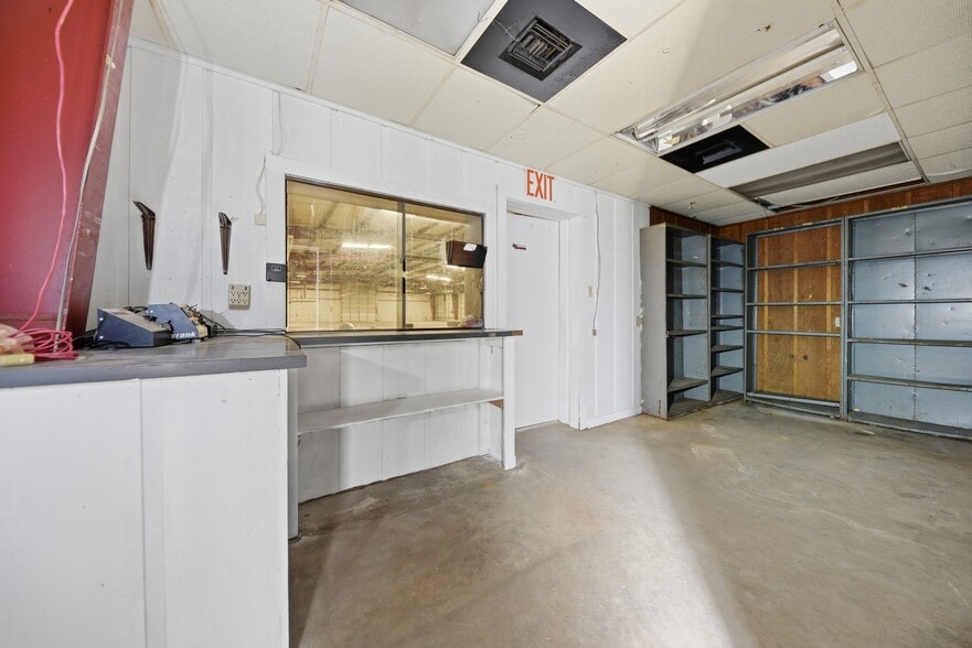 More Photos Of 9965 Highway 6, Navasota Auto Dealership For Sale