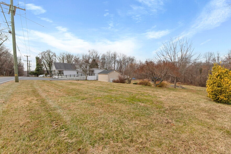 More Photos Of 1100 Calvary Rd, Churchville Flex For Sale
