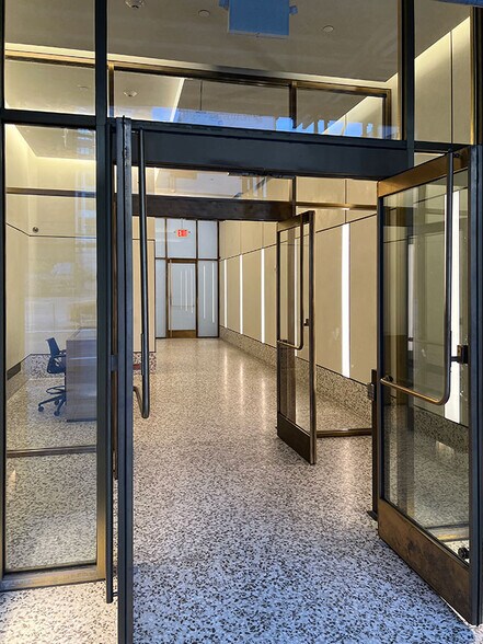 More Photos Of 121 Varick St, New York Loft Creative Space For Lease