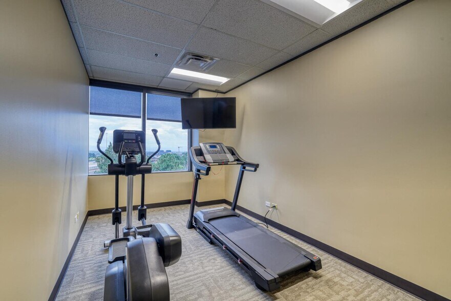 More Photos Of 3300 S Parker Rd, Aurora Office For Lease