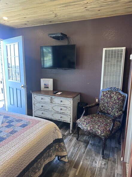More Photos Of 430 S C St, Virginia City Hotel For Sale