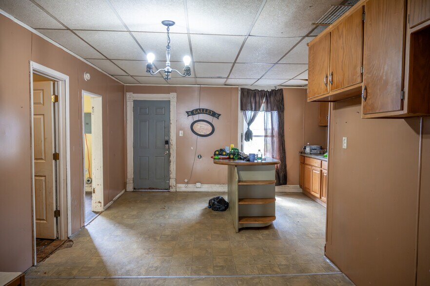 More Photos Of 215 Main St, Elroy Storefront Retail Residential For Sale