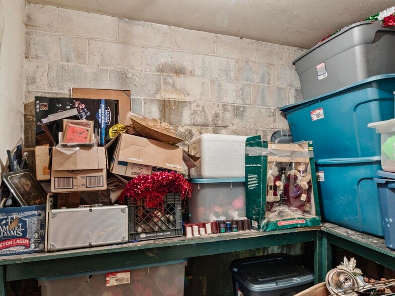 More Photos Of 1015 Chestnut St, Carlin Convenience Store For Sale