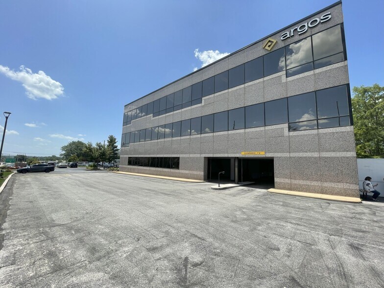 More Photos Of 477 N Lindbergh Blvd, Creve Coeur Office For Sale