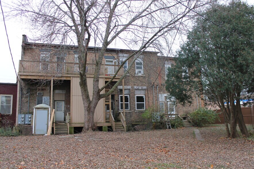 More Photos Of 100 Railroad, Leland Apartments For Sale