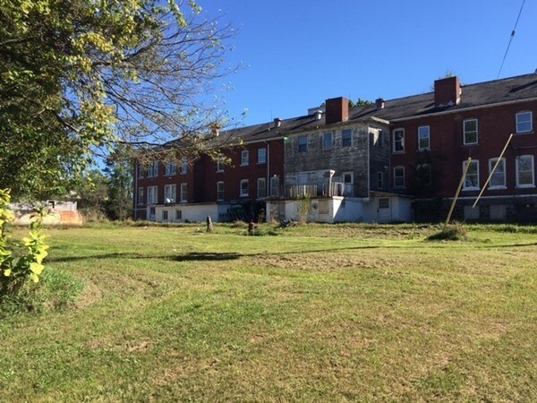 More Photos Of 2940 Cambria Rd, Hillsdale Apartments For Sale