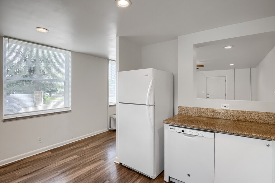 More Photos Of 493-495 Fulton St, Aurora Apartments For Sale