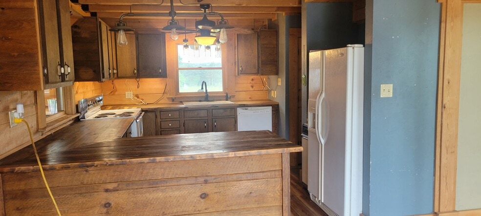 More Photos Of 766 County Road 4640, Winnsboro Specialty For Sale
