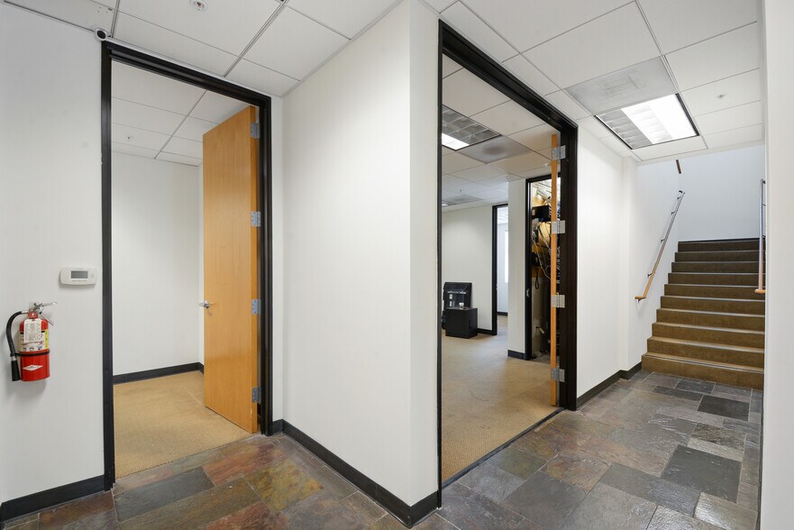 More Photos Of 5018 Chesebro Rd, Agoura Hills Medical For Sale