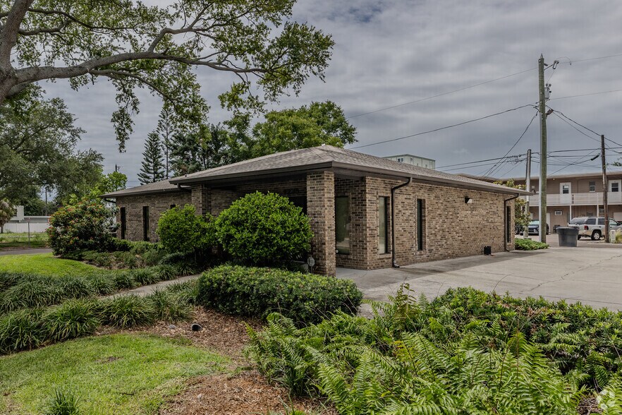 More Photos Of 7235 1st Ave S, Saint Petersburg Office For Lease