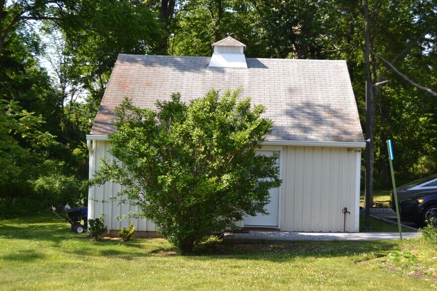 More Photos Of 952 Holmdel Rd, Holmdel Office For Lease