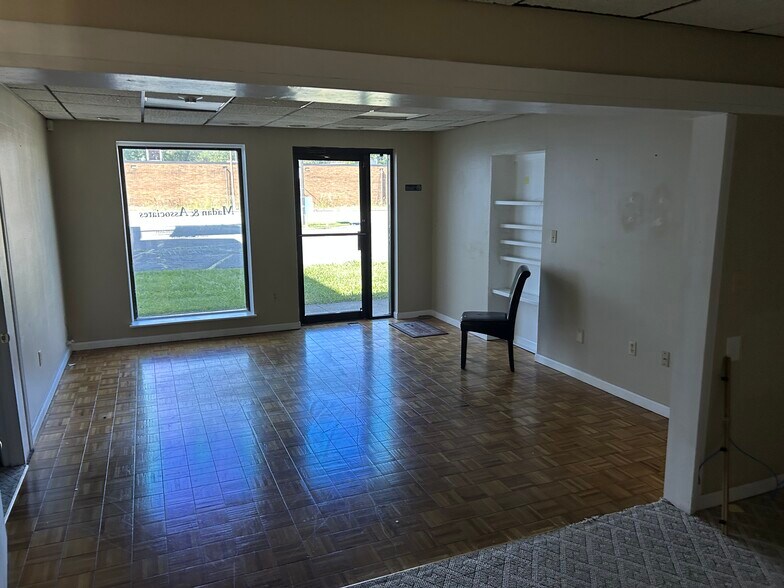 More Photos Of 5130 MacCorkle Ave SE, Charleston Office For Lease