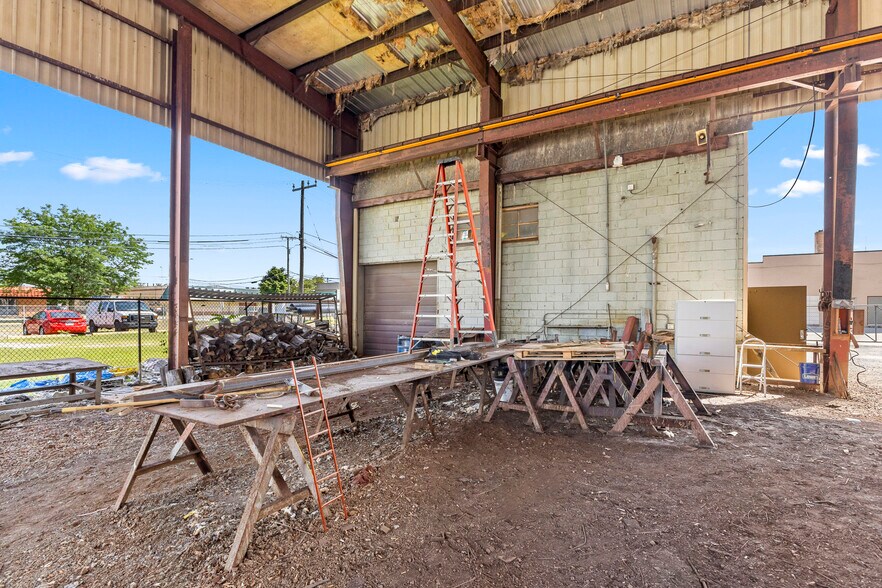 More Photos Of 16136 White Ave, Allen Park Warehouse For Sale