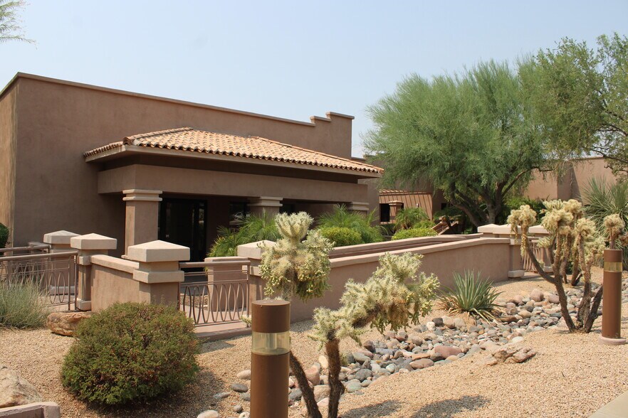 More Photos Of 8525 E Pinnacle Peak Rd, Scottsdale Office For Lease
