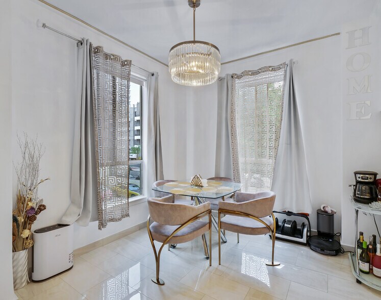More Photos Of 1811 Whitley Ave, Los Angeles Apartments For Sale