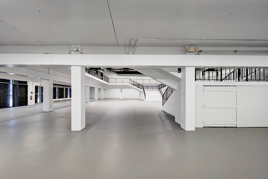 More Photos Of 32 S Dixie Hwy, Lake Worth Freestanding For Sale