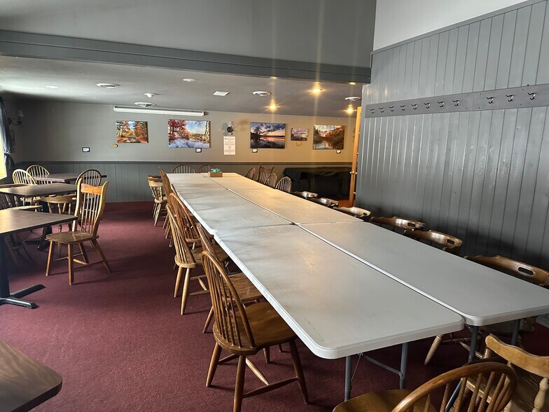 More Photos Of 4443 Chain O Lakes Rd, Eagle River Hotel For Lease