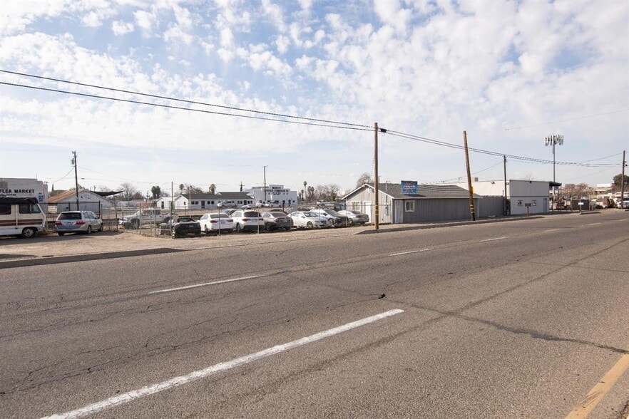 Primary Photo Of 1095 S 9th St, Modesto Auto Repair For Sale