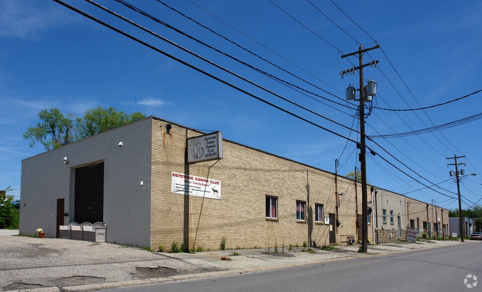 Primary Photo Of 2930-2942 Industrial Blvd, Bethel Park Warehouse For Lease