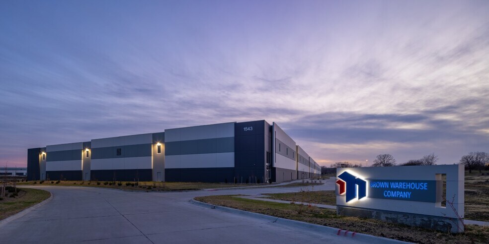 More Photos Of 7400 SE Convenience Blvd, Ankeny Warehouse For Lease