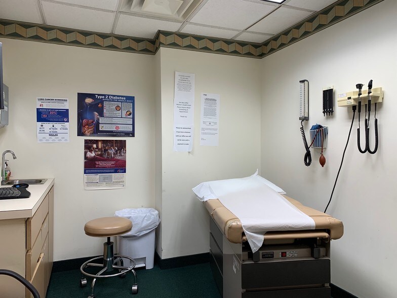 More Photos Of 1061 N Broadway, Massapequa Medical For Sale