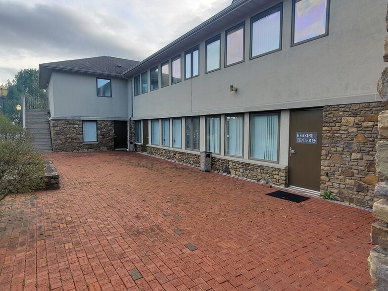 More Photos Of 7857 Enon Dr, Hollins Medical For Sale