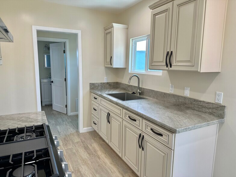 More Photos Of 3803 Seneca Ave, Los Angeles Apartments For Sale
