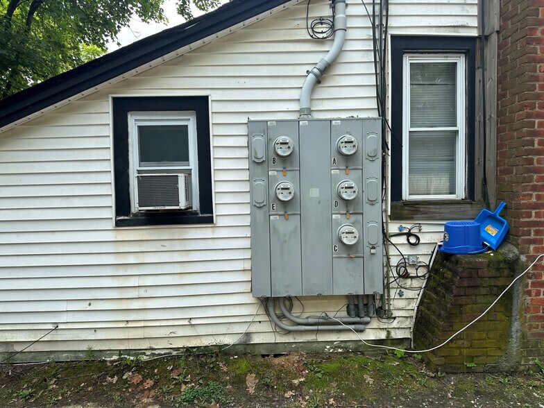 More Photos Of 497 Montauk Hwy, East Moriches Apartments For Sale