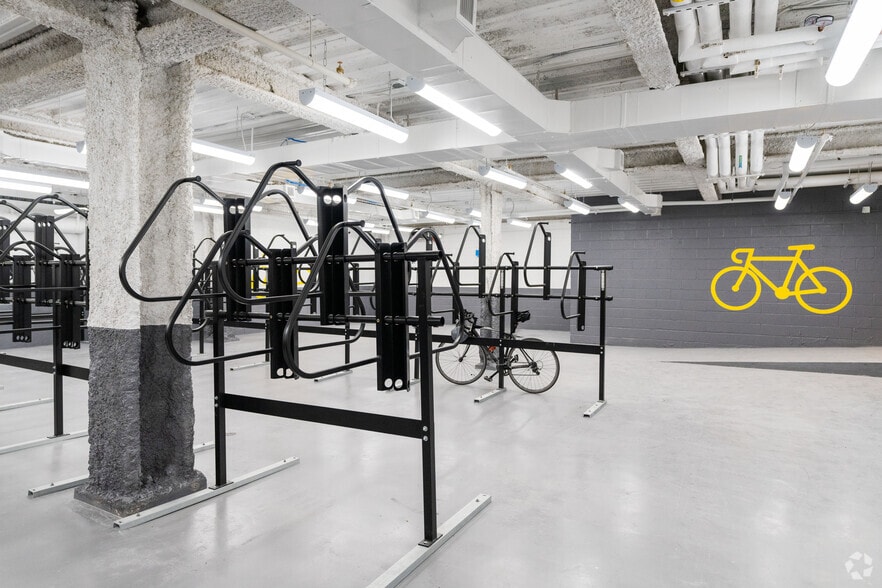 More Photos Of 300 Kent Ave, Brooklyn Office For Lease