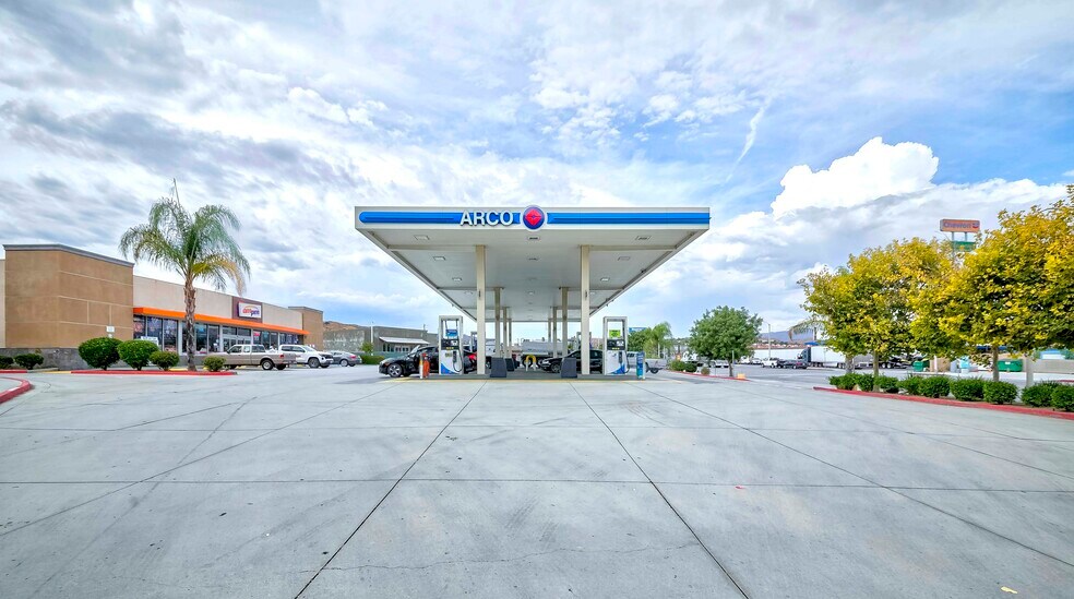 More Photos Of 31505 Castaic Rd, Castaic Service Station For Sale
