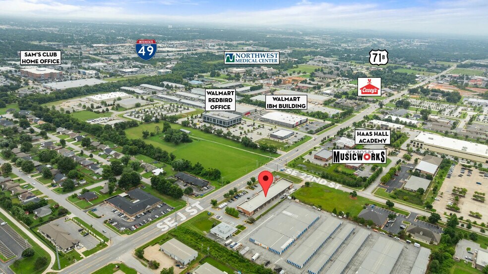 More Photos Of 2200 SE J St, Bentonville Storefront For Lease