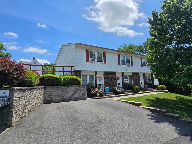 More Photos Of 288 W Clinton St, Dover Apartments For Sale