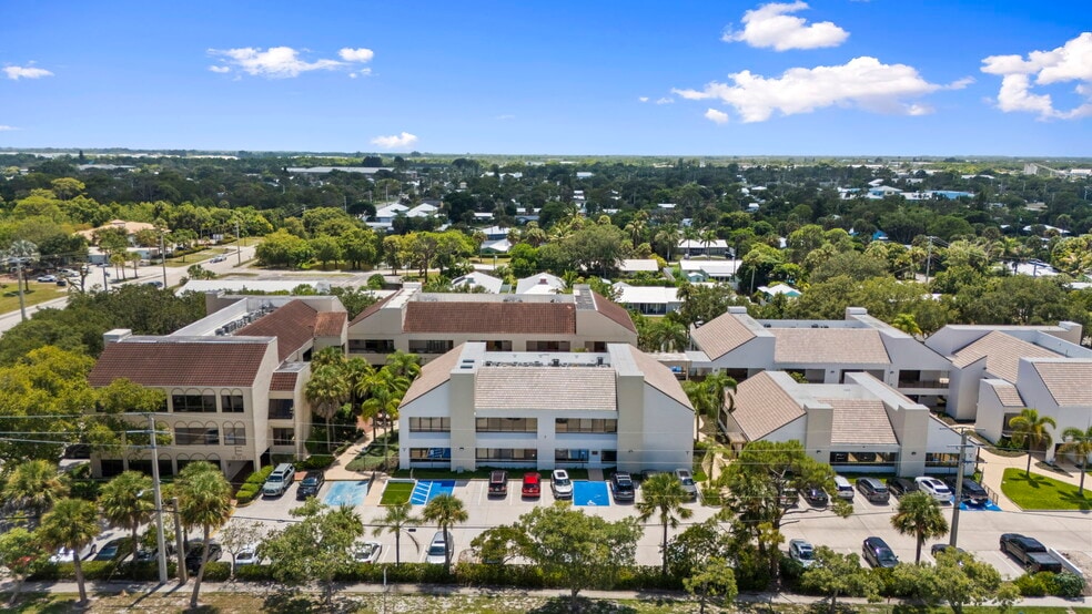 More Photos Of 900 SE Ocean Blvd, Stuart Medical For Sale