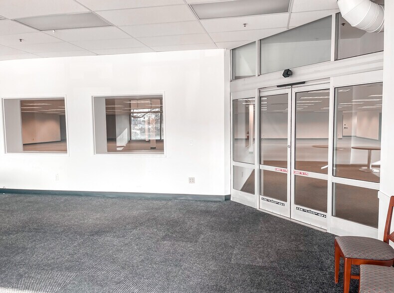 More Photos Of 2850-2860 Broadway St NE, Salem Medical For Lease