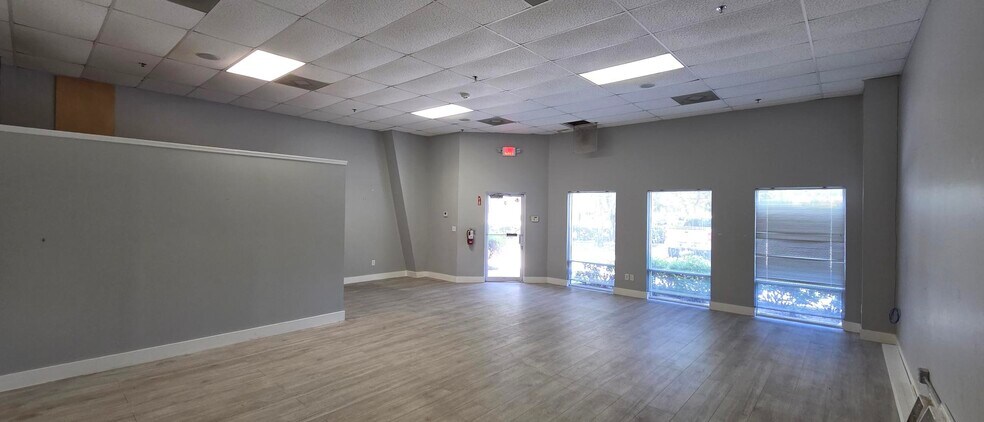 More Photos Of 28790 S Diesel Dr, Bonita Springs Warehouse For Lease