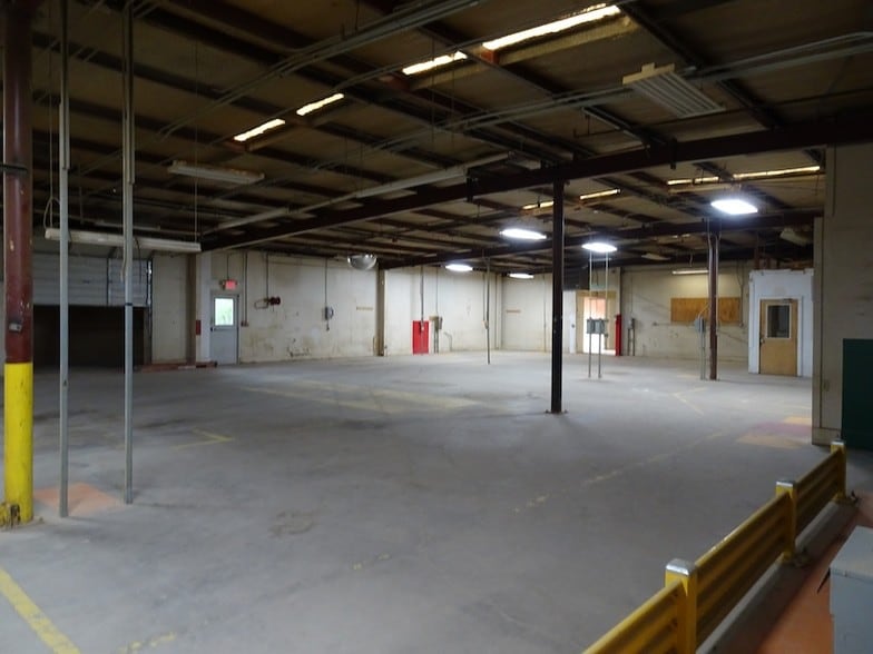 More Photos Of 1409 E Highway 350, Big Spring Industrial For Sale